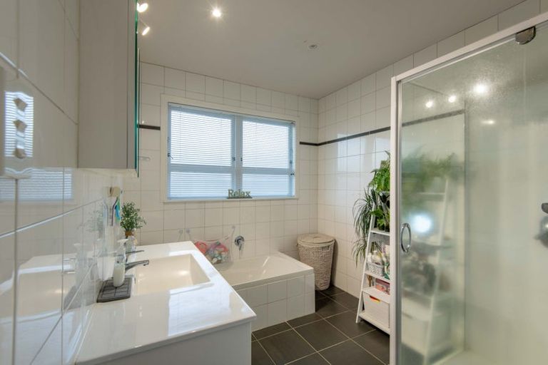 Photo of property in 19 Mckenzie Road, Owhata, Rotorua, 3010