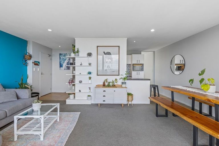 Photo of property in 11/166 Mokoia Road, Chatswood, Auckland, 0626