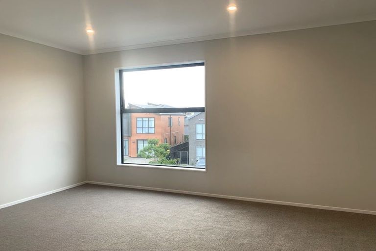 Photo of property in 21 Ringa Matau Road, Hobsonville, Auckland, 0616