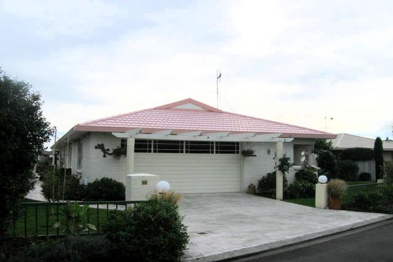 Photo of property in 10 Meredith Way, Paraparaumu Beach, Paraparaumu, 5032