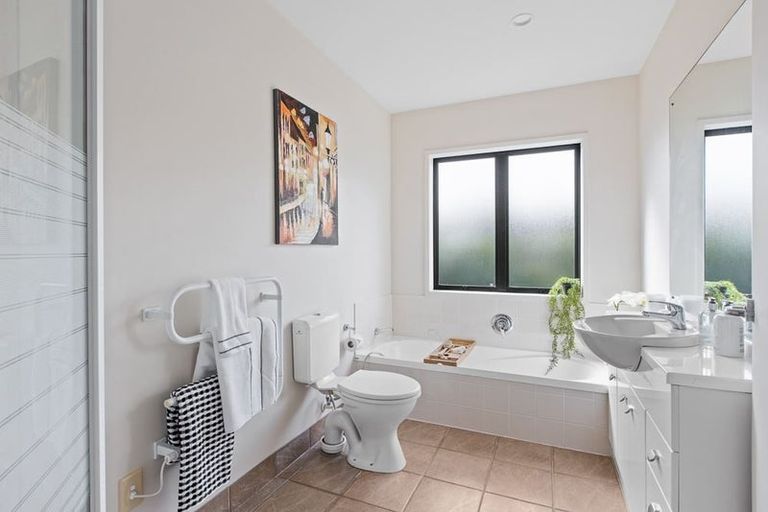 Photo of property in 57a Glencoe Road, Browns Bay, Auckland, 0630