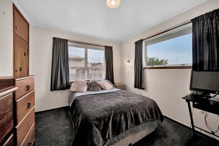 Photo of property in 25 Pacey Avenue, Hawera, 4610