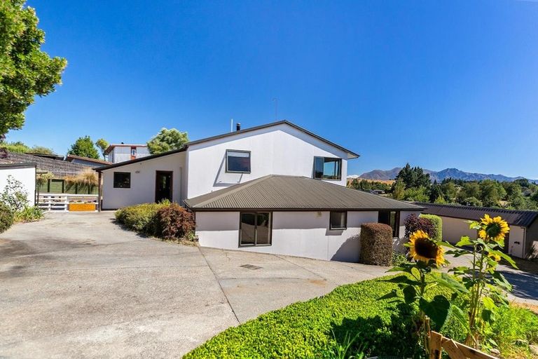 Photo of property in 98 Mount Iron Drive, Wanaka, 9305