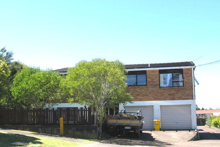 Photo of property in 3/20 Wernham Place, Northcote, Auckland, 0626