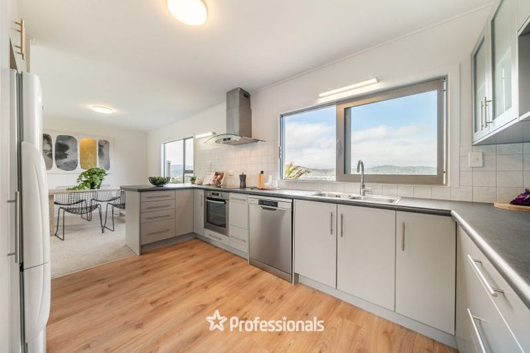 Photo of property in 2 Stanhope Grove, Korokoro, Lower Hutt, 5012
