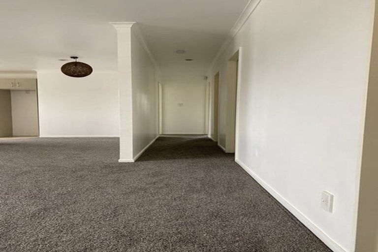 Photo of property in 227 Triangle Road, Massey, Auckland, 0614