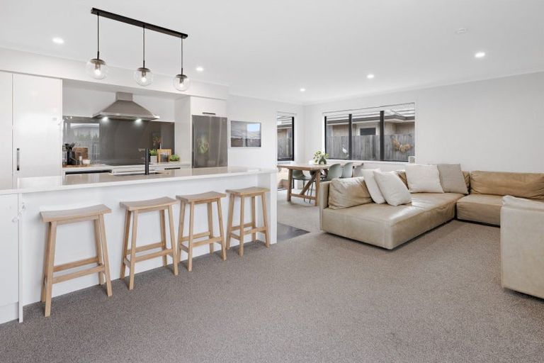 Photo of property in 5 Oka Street, Papamoa Beach, Papamoa, 3118