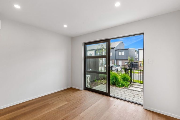 Photo of property in 1/478 West Coast Road, Glen Eden, Auckland, 0602
