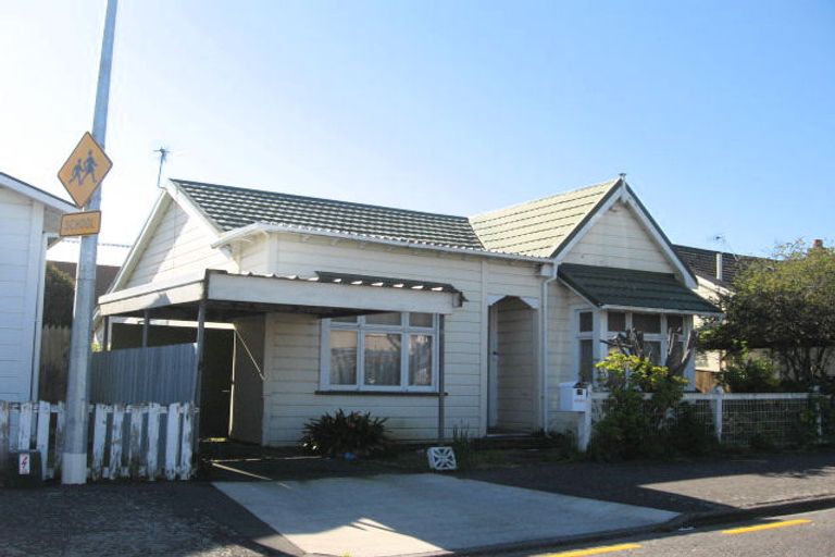 Photo of property in 17 Snelson Street, Palmerston North, 4410
