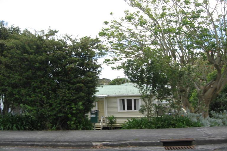 Photo of property in 13a Walbrook Road, Manly, Whangaparaoa, 0930