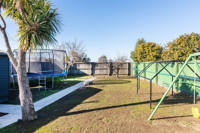Photo of property in 19 Vivian Street, Burwood, Christchurch, 8083