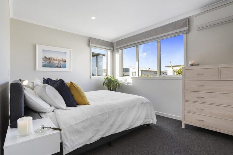 Photo of property in 28 Kanuka Road, Hobsonville, Auckland, 0616