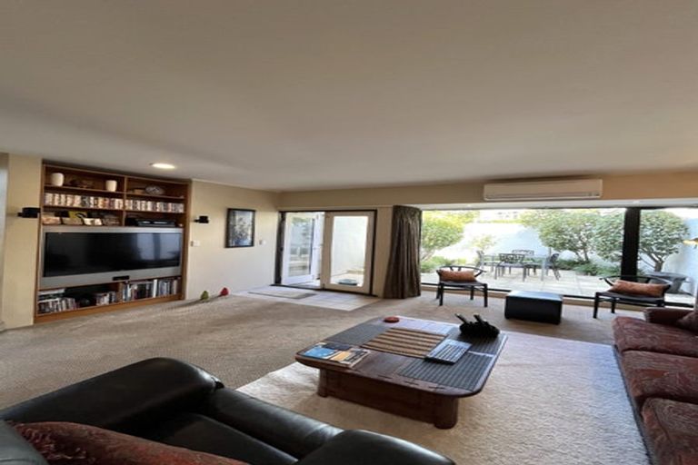 Photo of property in Highwic, 32u2 Hobson Street, Thorndon, Wellington, 6011