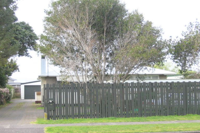 Photo of property in 16 Tui Street, Mount Maunganui, 3116
