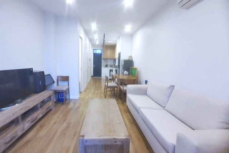 Photo of property in 10 Heketara Way, Massey, Auckland, 0614