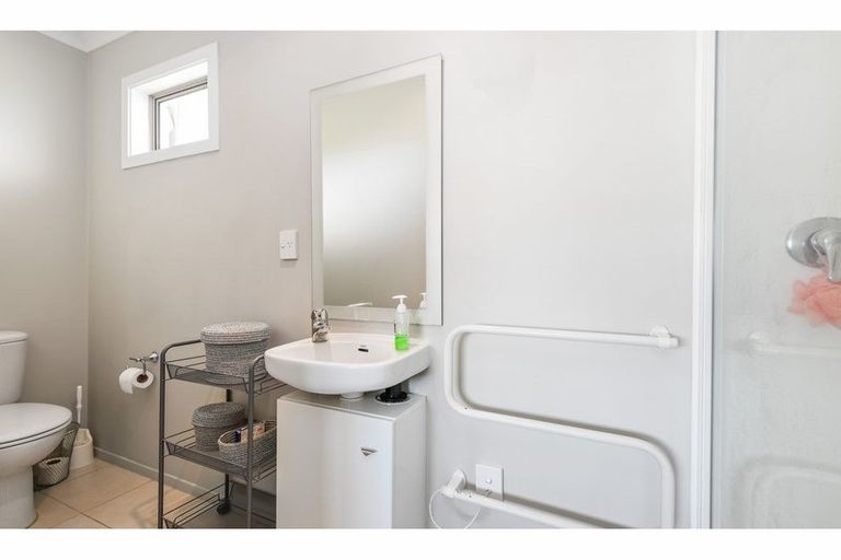 Photo of property in 62/64 Kawaha Point Road, Kawaha Point, Rotorua, 3010