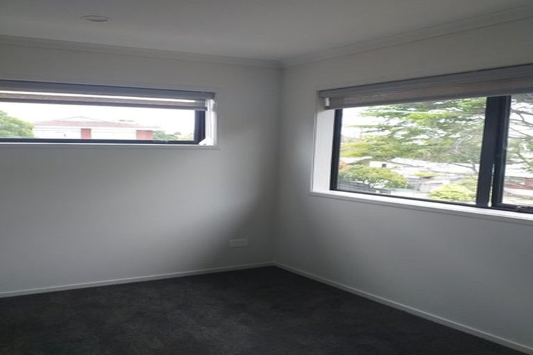 Photo of property in 2 Emerald Avenue, Rosehill, 2113