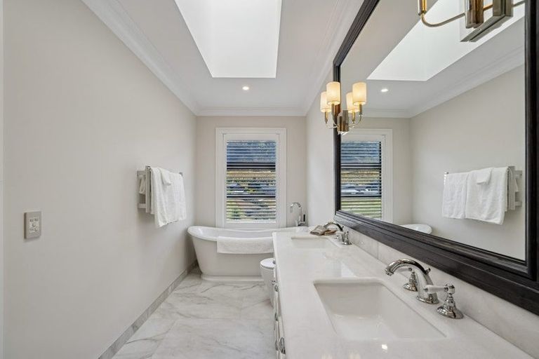 Photo of property in 40 Cunninghams Drive, Jacks Point, Queenstown, 9371