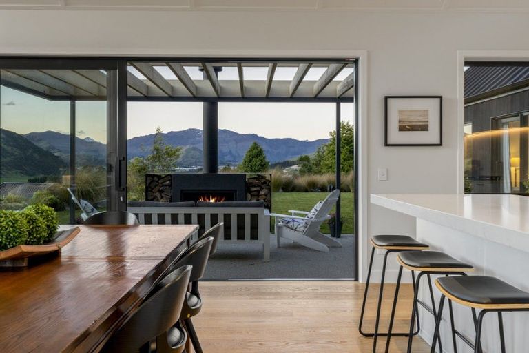 Photo of property in 1 Chimney Lane, Jacks Point, Queenstown, 9371