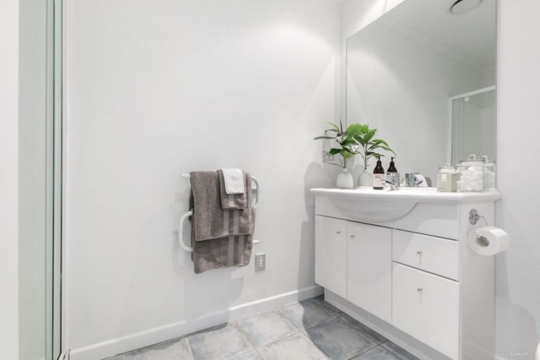 Photo of property in 6/27 The Rigi, Northland, Wellington, 6012