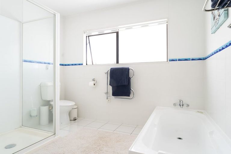 Photo of property in 14 Ronald Woolf Place, Churton Park, Wellington, 6037