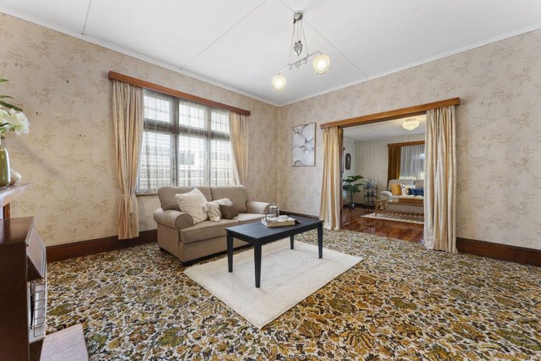 Photo of property in 77 Shamrock Street, Takaro, Palmerston North, 4412