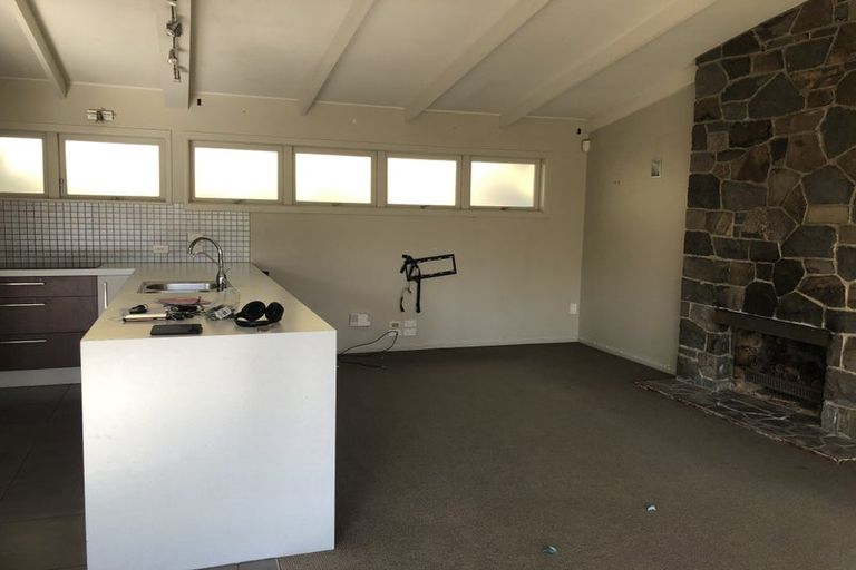 Photo of property in 4 Manutara Avenue, Forrest Hill, Auckland, 0620