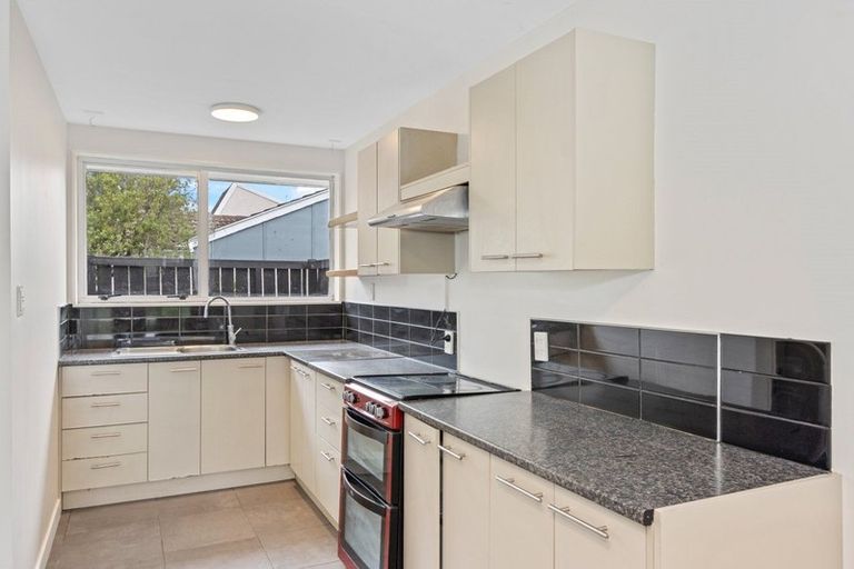 Photo of property in 4/324 Ferry Road, Waltham, Christchurch, 8011