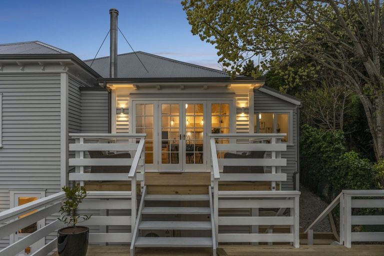 Photo of property in 34 Hackthorne Road, Cashmere, Christchurch, 8022