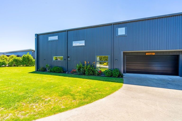 Photo of property in 7 Ocean Vista Lane, Paraparaumu, 5032