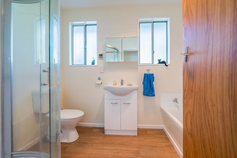 Photo of property in 32 Kingsley Street, Stokes Valley, Lower Hutt, 5019