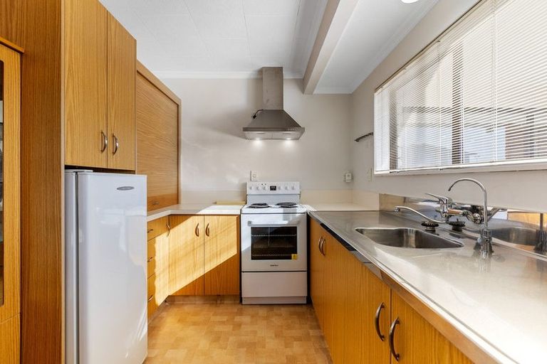 Photo of property in 20 Tukapa Street, Westown, New Plymouth, 4310