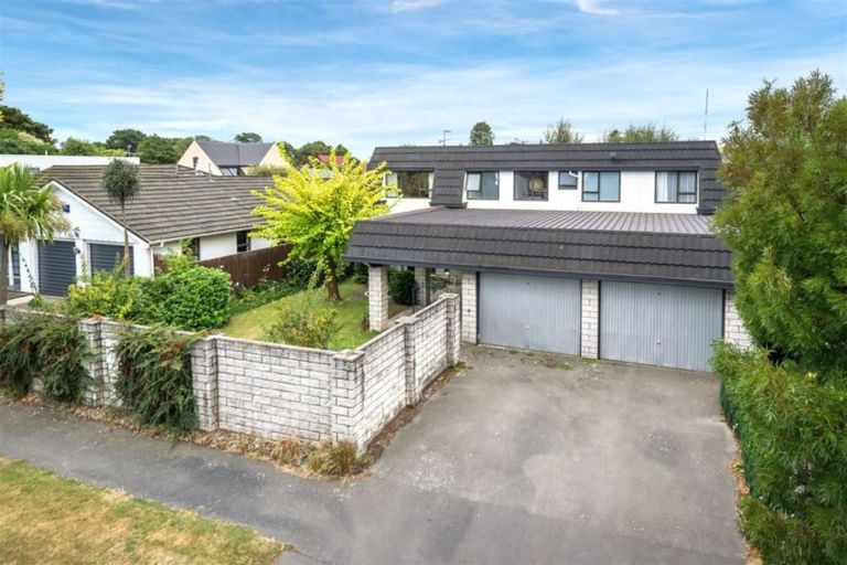 Photo of property in 11 Jamell Place, Avonhead, Christchurch, 8042