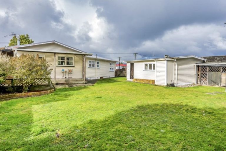 Photo of property in 21 Freyberg Street, Levin, 5510