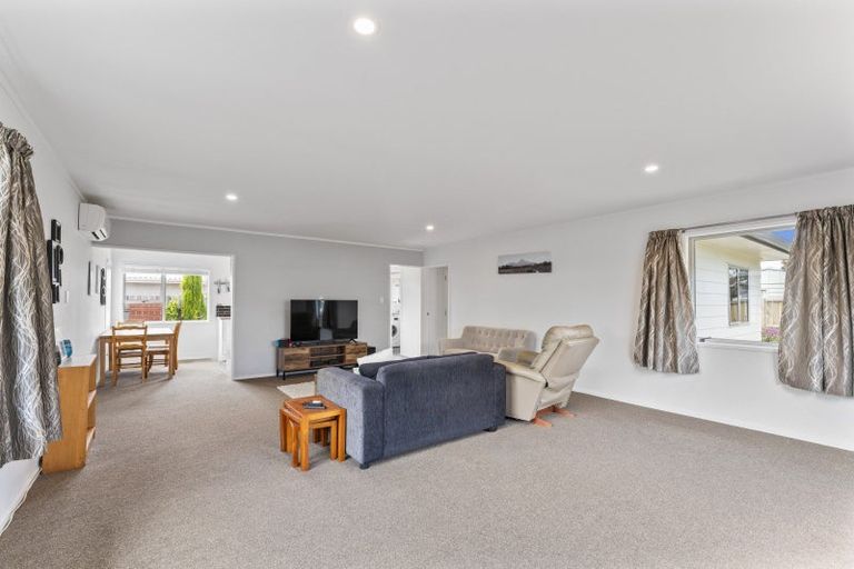 Photo of property in 2/35 Otupai Street, Two Mile Bay, Taupo, 3330