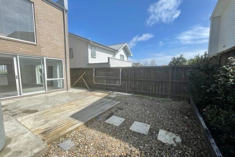 Photo of property in 4 Shelduck Way, Hobsonville, Auckland, 0616