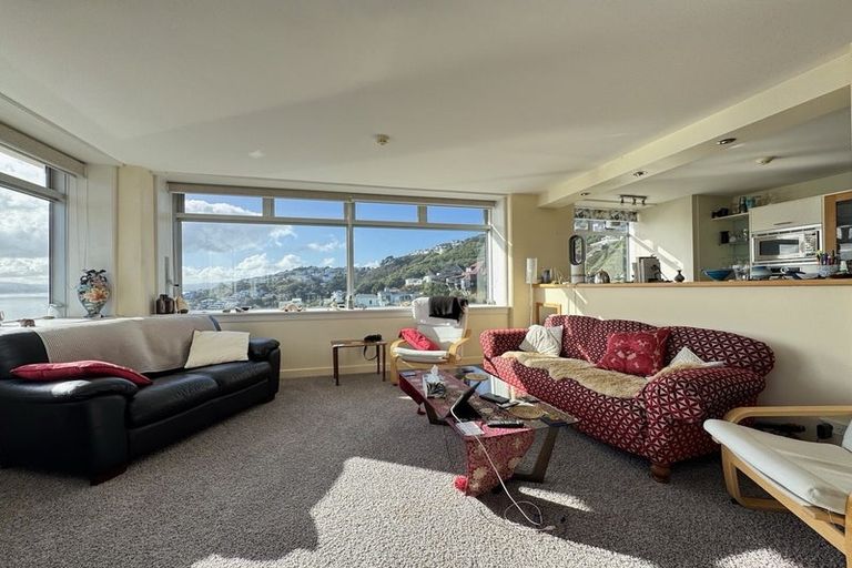 Photo of property in Jerningham Apartments, 20 Oriental Terrace, Oriental Bay, Wellington, 6011