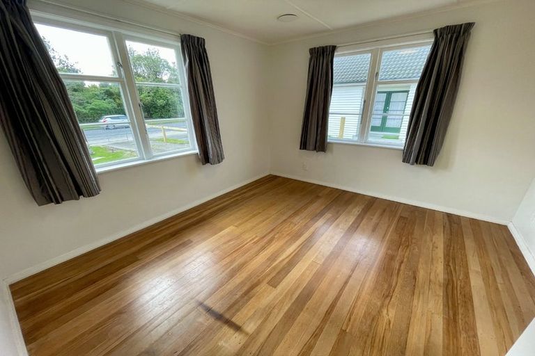 Photo of property in 211 Cambridge Terrace, Naenae, Lower Hutt, 5011