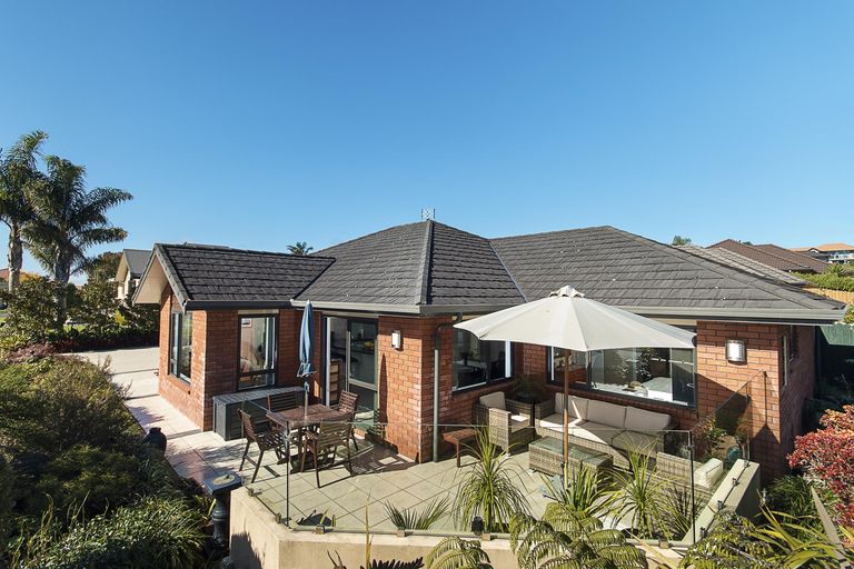 Photo of property in 1 Ludlow Place, Pukekohe, 2120