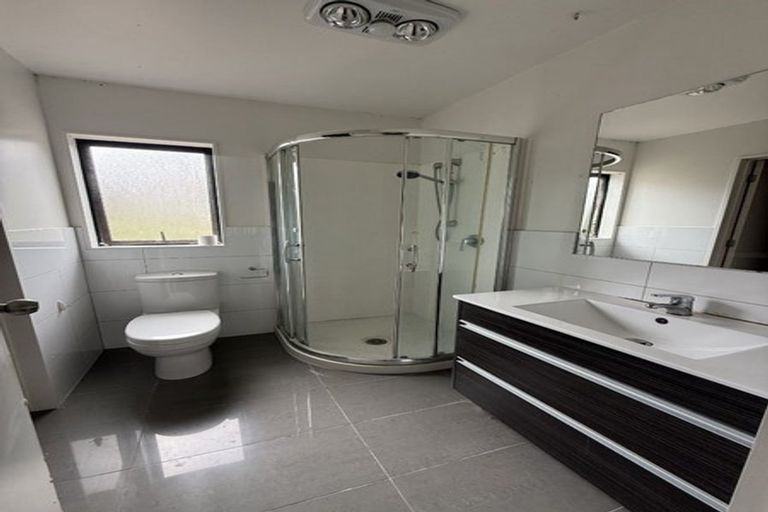 Photo of property in 27g Rehia Road, Massey, Auckland, 0614