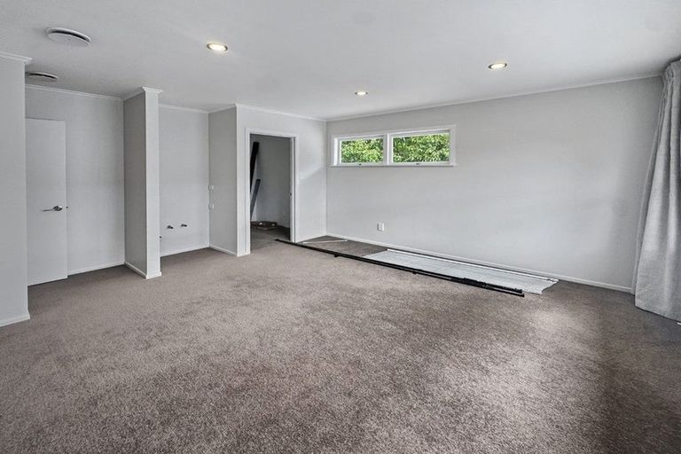 Photo of property in 55 Cambridge Road, Riverhead, 0820