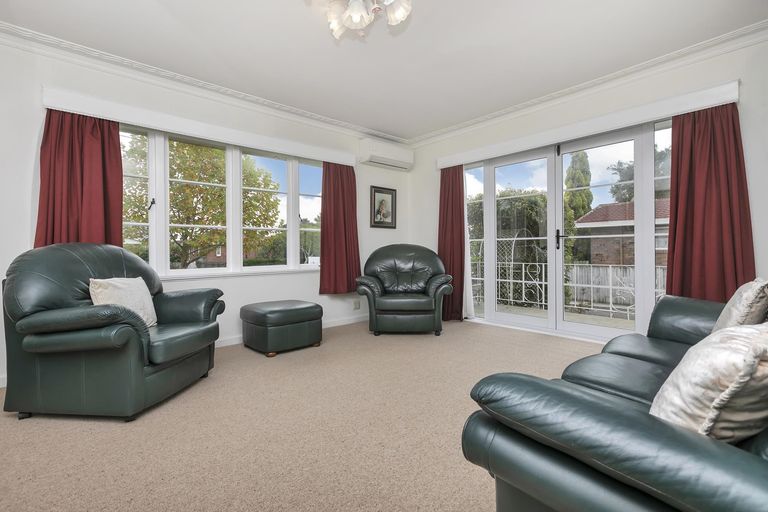 Photo of property in 126 Hutchinson Avenue, New Lynn, Auckland, 0600