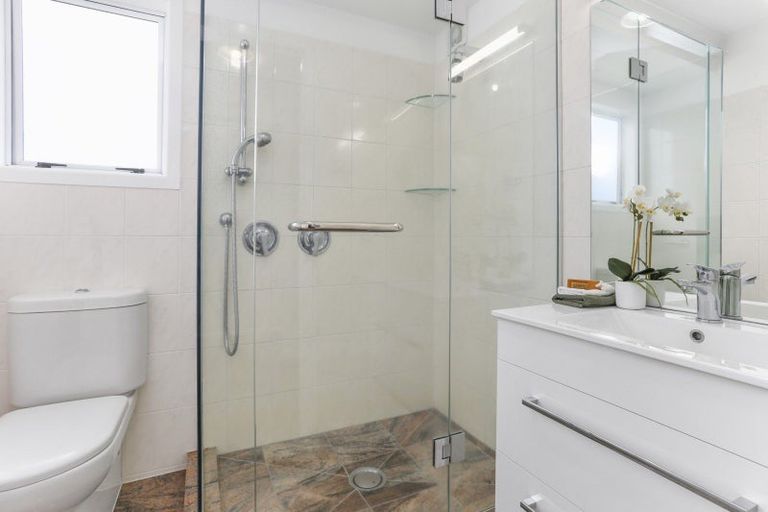 Photo of property in 3 Muir Avenue, Mangere Bridge, Auckland, 2022