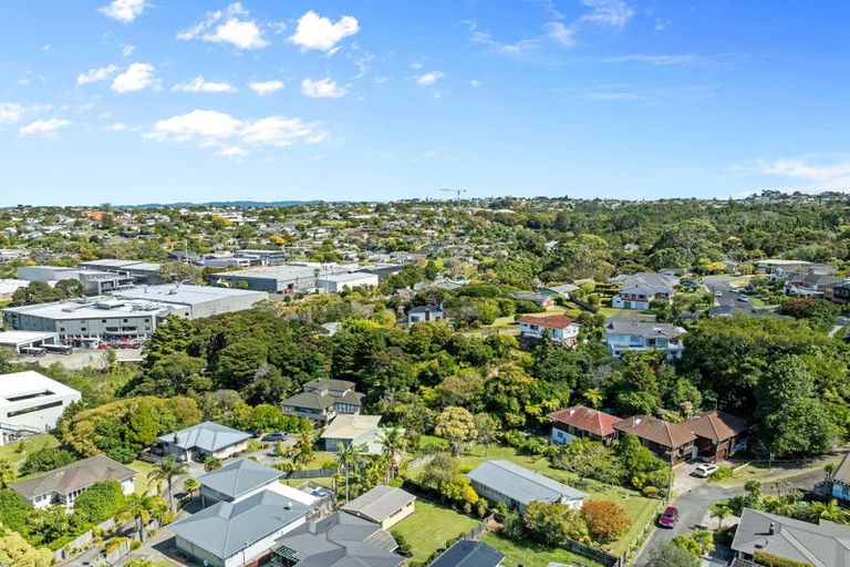 Photo of property in 3/72 Lake Road, Northcote, Auckland, 0627