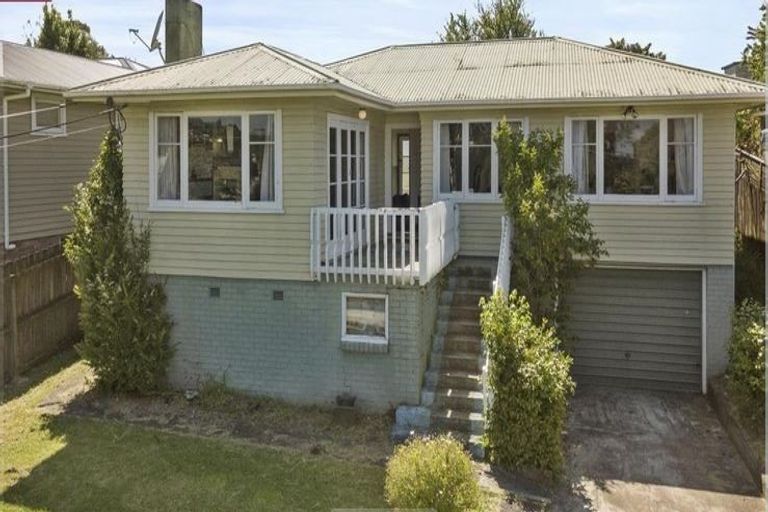 Photo of property in 183 Rathgar Road, Henderson, Auckland, 0610