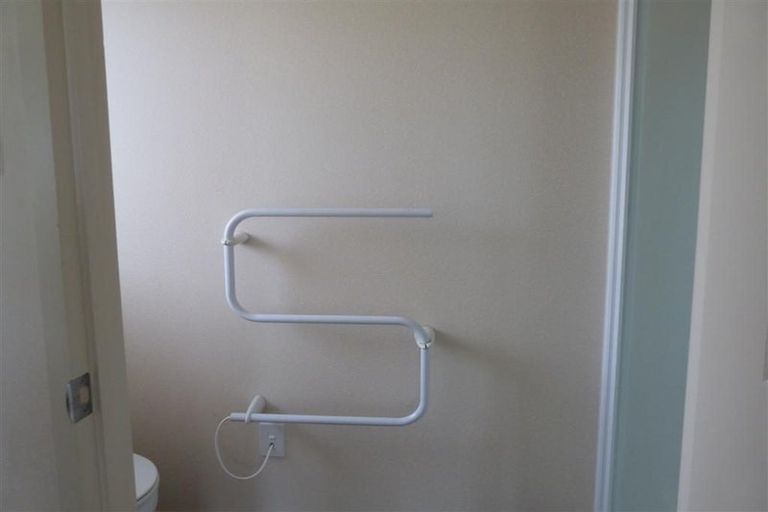 Photo of property in 75 Barbados Way, One Tree Point, 0118