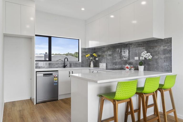 Photo of property in 3/68 Smythe Road, Henderson, Auckland, 0612