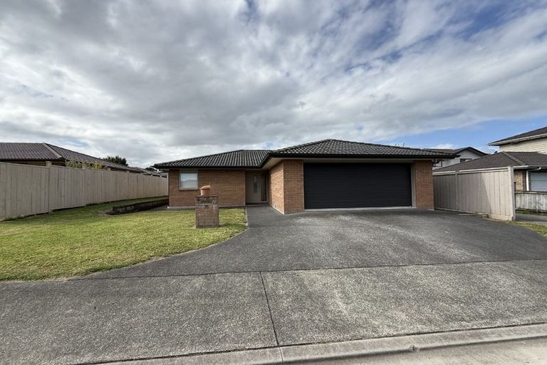 Photo of property in 35 Riverglade Parkway, Te Atatu South, Auckland, 0610