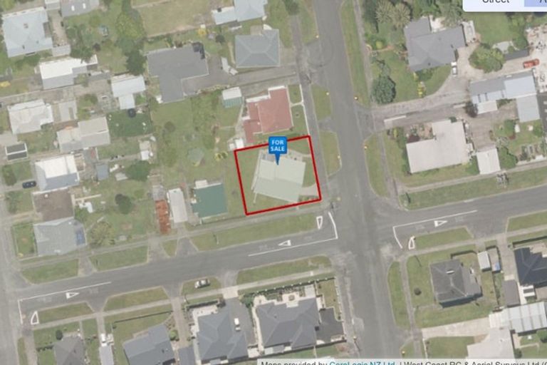 Photo of property in 90 Queen Street, Westport, 7825