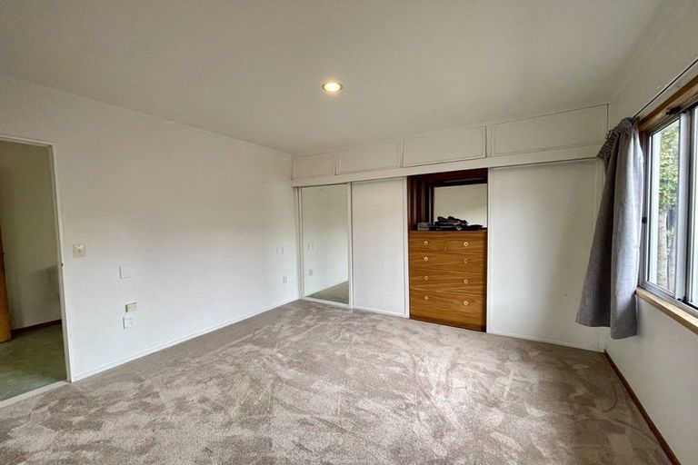 Photo of property in 42b Hogans Road, Glenfield, Auckland, 0629